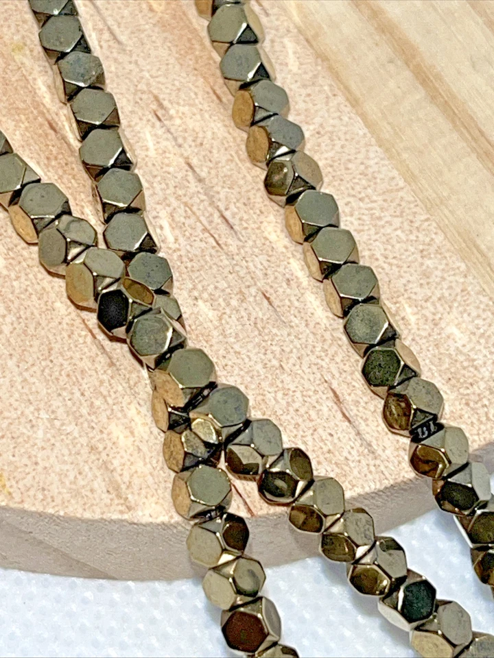 Hematit Hämatit Perlen Würfel Quadrat mit Loch 135 Stück 3mm Edelstein Kristall - Bild 3 von 4