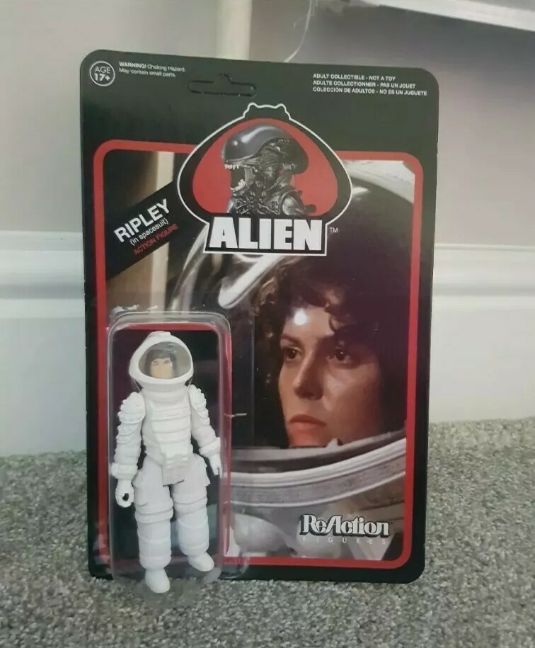 REACTION FIGURES ALIEN  RIPLEY  SPACESUIT SEALED VERY RARE!