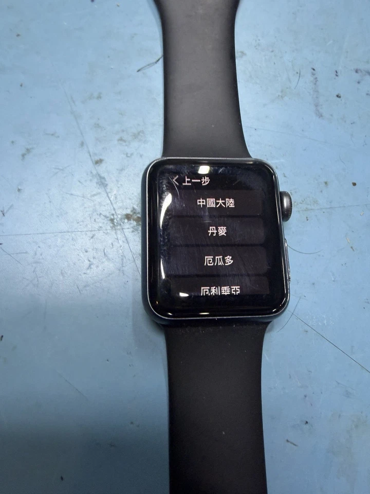 Apple Watch Series 3 GPS/LTE 38mm Aluminum Case Silver Sport Wristband - Image 2 of 4