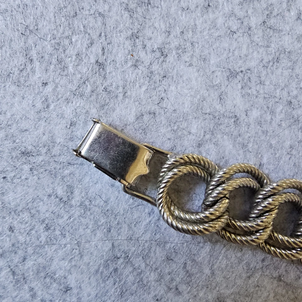 Pulsera de eslabones Napier vintage tono plata | Cadena gruesa | Cierre firmado Foto 4 de 4