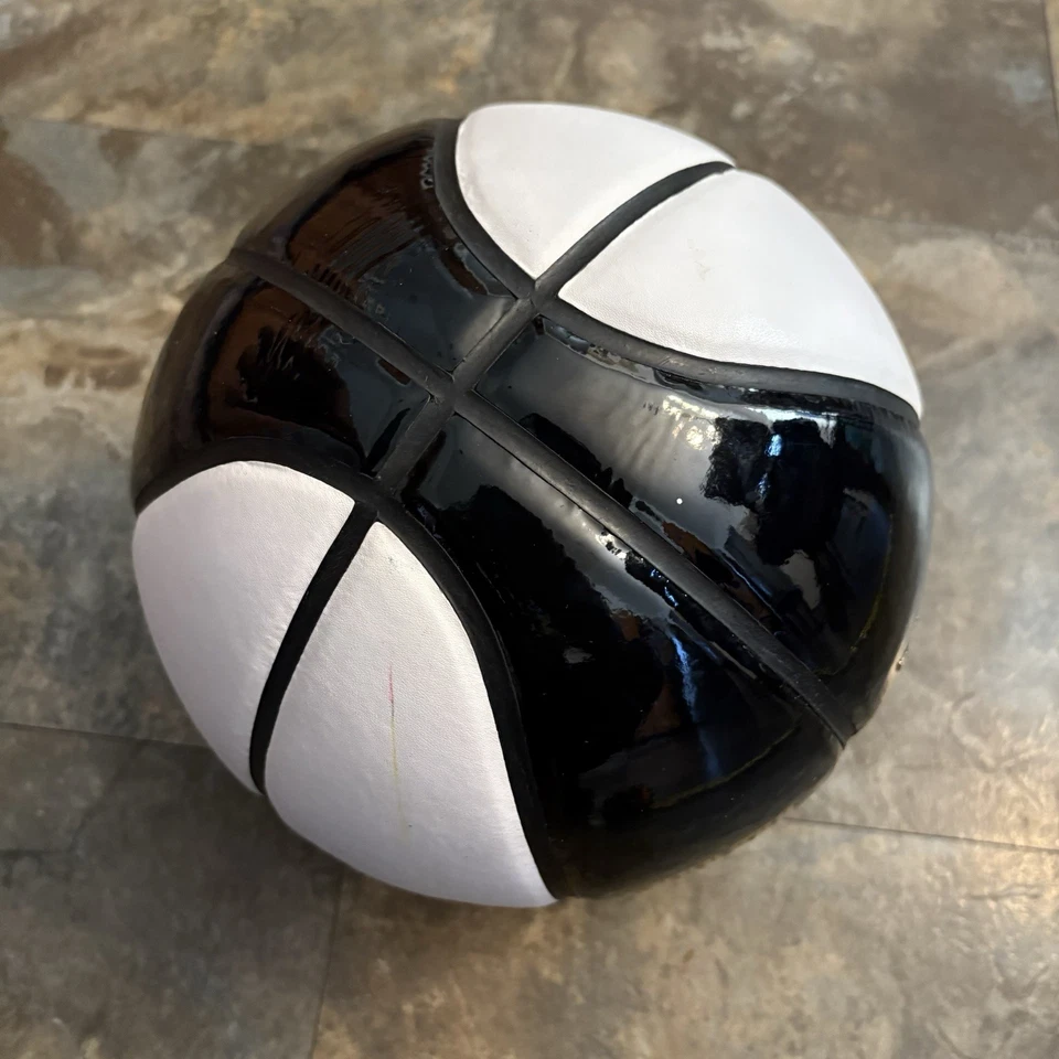 Balón de baloncesto Jordan 11 Premium "Gratitude"  Foto 2 de 3