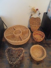 Lot of 5 wicker baskets 10x2 round,round 5x2 small heart basket