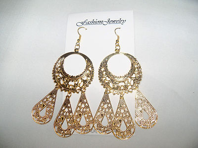 NEW CHANDELIER LARGE & PRETTY 4'' LONG PIERCED EARRING WITH GIFT BOX....VERY NICE