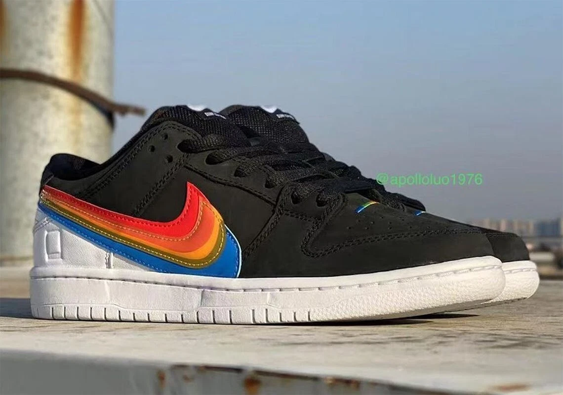 polaroid dunk low