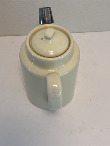 Hall Pottery Teapot USA Bone White Metal Reinforced Spout Vintage *No Chips* - Picture 4 of 12