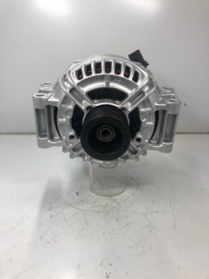Lichtmaschine Bosch Mercedes 150A C-Klasse 0124525054  A2721540002 