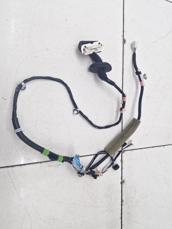 Toyota RAV4 MK5 XA50 Door Wiring Loom Rear Passenger Left Side 82154-42120 - Image 2 of 4