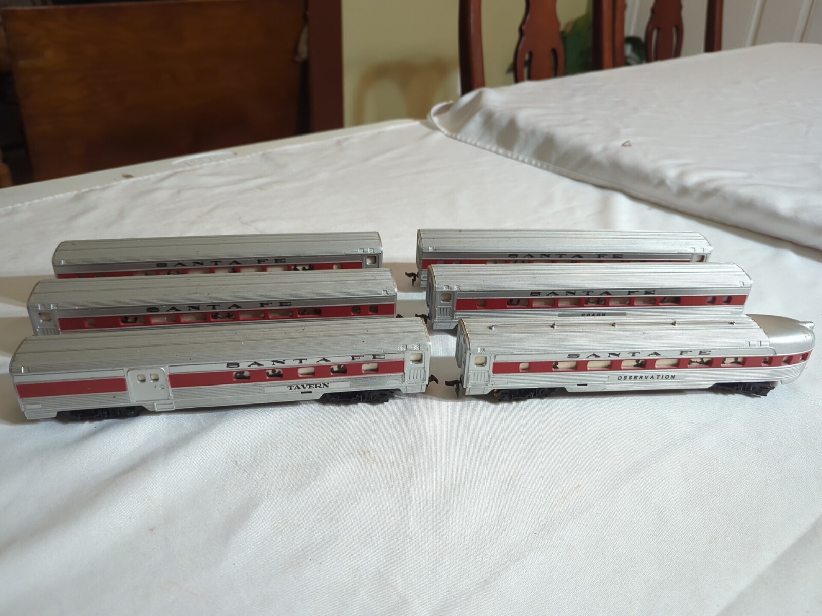3 Vintage HO Scale Santa Fe Passenger Cars Observation, & Tavern