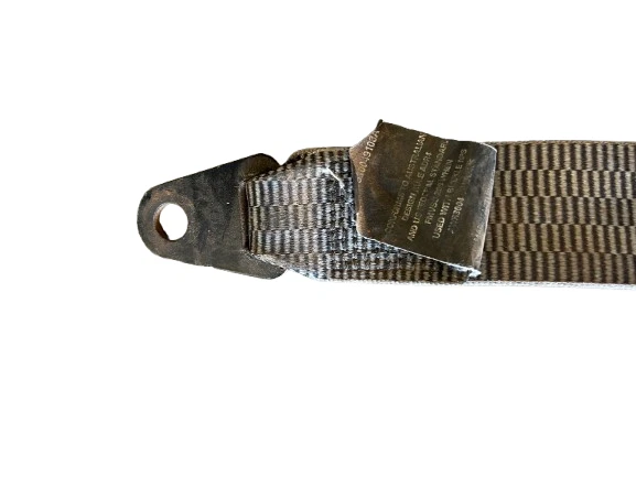 Land Rover Discovery 1 96-99  OEM Left Front Driver Side Seat Belt Male - Image 2 of 4