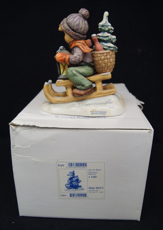 HUMMEL GOEBEL Porcelain Figurine #2014/I Christmas Delivery 5.75" TMK-7 W/BOX