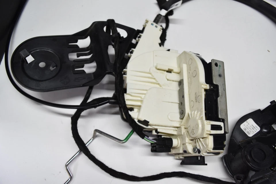 2017 DODGE CHARGER TRAVA DE PORTA EXTERNA DE PASSAGEIRO TRASEIRO 2015 2021 P68293059AB 17 - Imagem 2 de 4