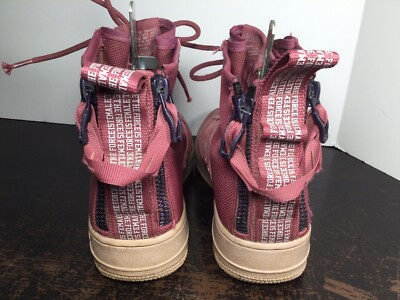 nike sf air force 1 se premium force is female