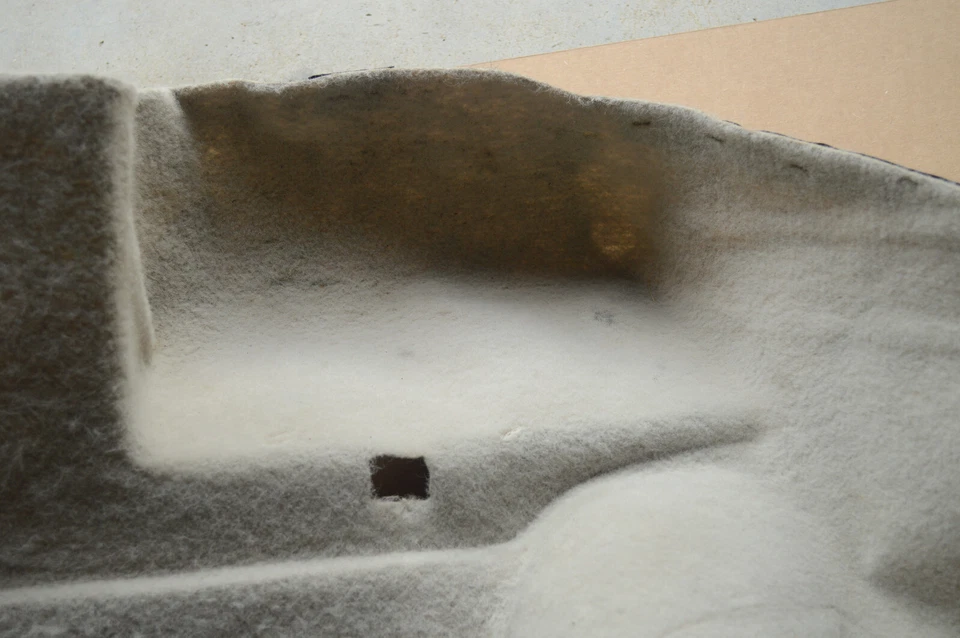 2004 C5 Corvette Convertible Trunk Cargo Carpet Shale 10339102 101122 - Image 4 of 4