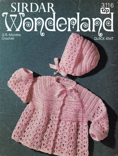 BABYS~MÄDCHEN MATINEE MANTEL~HAUBE/HÄKELN~SCHNELLSTRICK~MUSTER~GR. 3-6 MTH (B23)