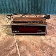 Vintage Spartus Digital Alarm Clock - Snooze Model #1108 - Battery Backup