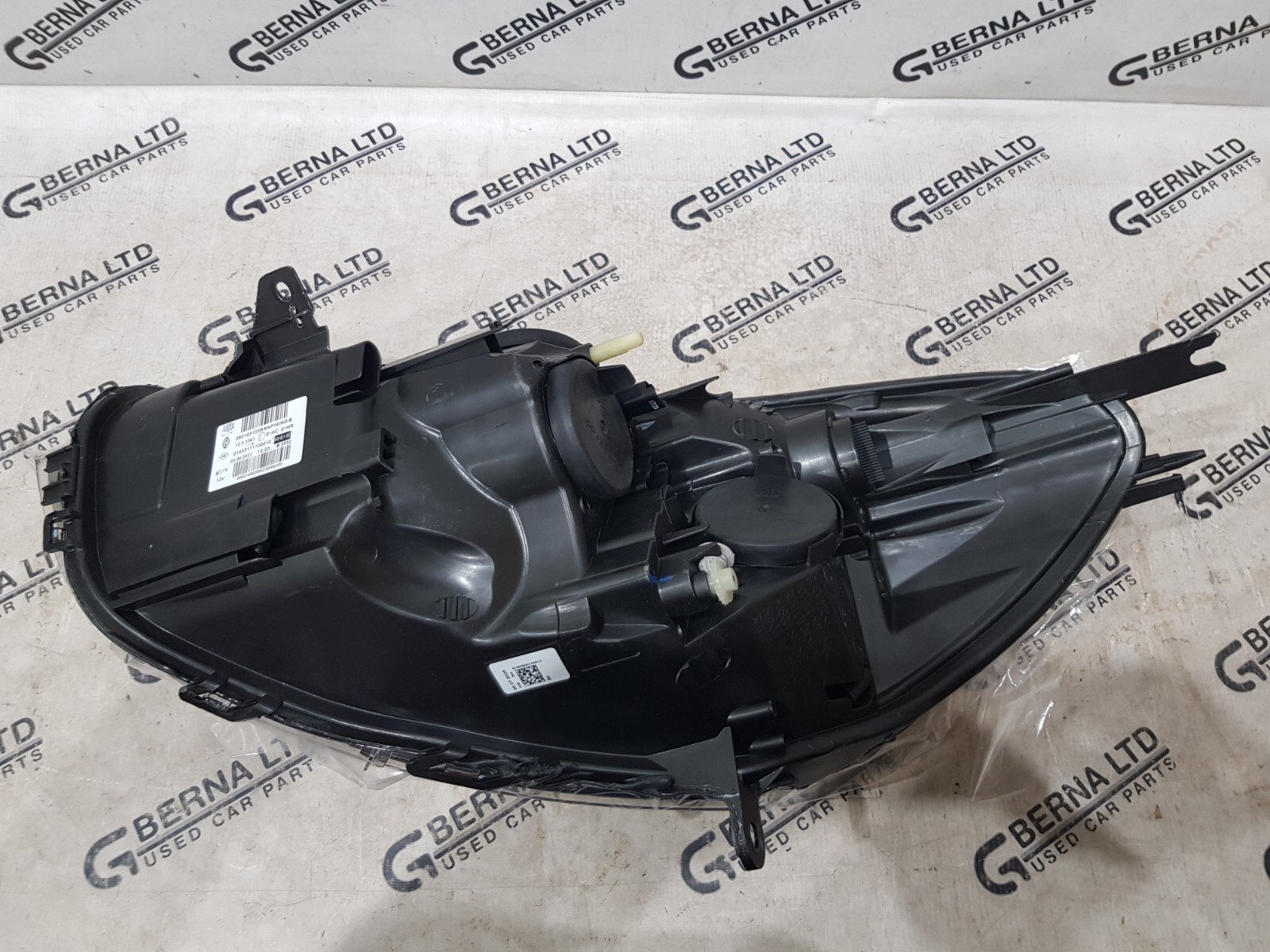 Renault CLIO Mk4 Headlight OFFSIDE Right Front 260103133R for sale  