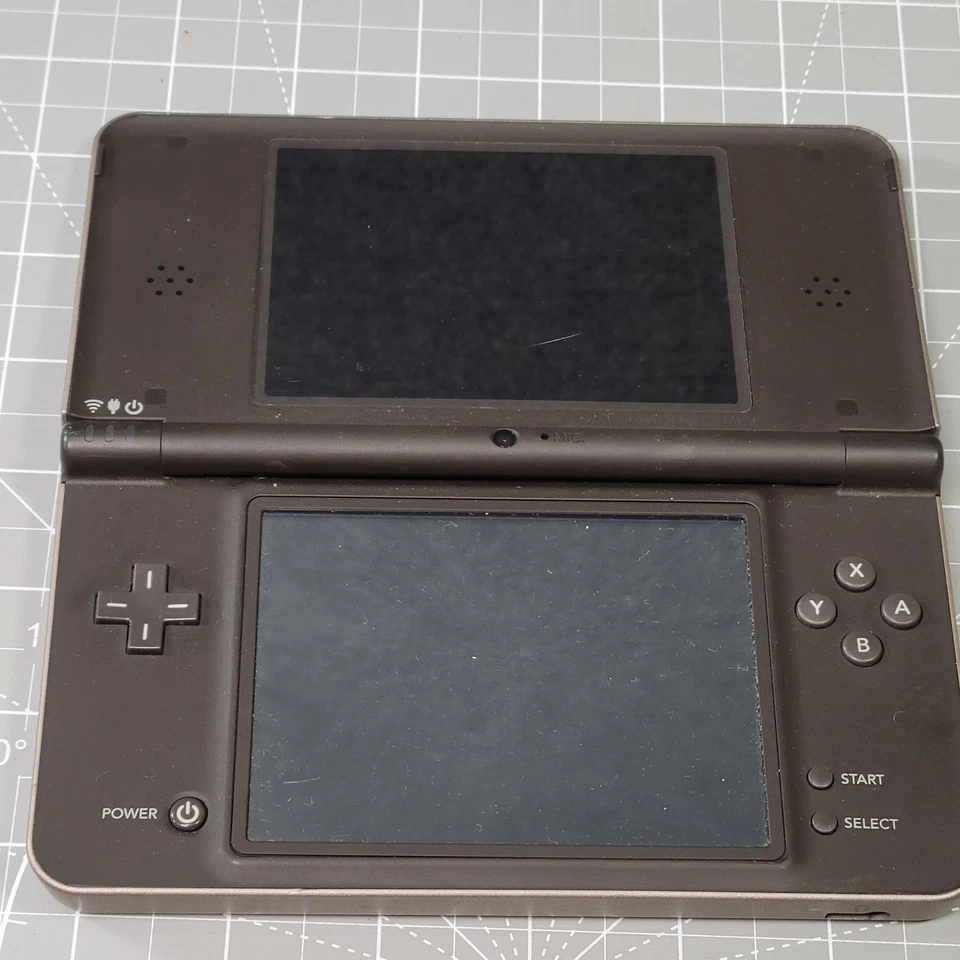 Console portátil Nintendo DSI XL UTL-001 REPARO DE PEÇAS tela superior ruim preto/marrom - Imagem 2 de 4