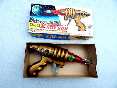 1950's-1960's TAIYO JAPAN FRICTION SPARKING SPACE PILOT RAY GUN W/ BOX - WORKS!!