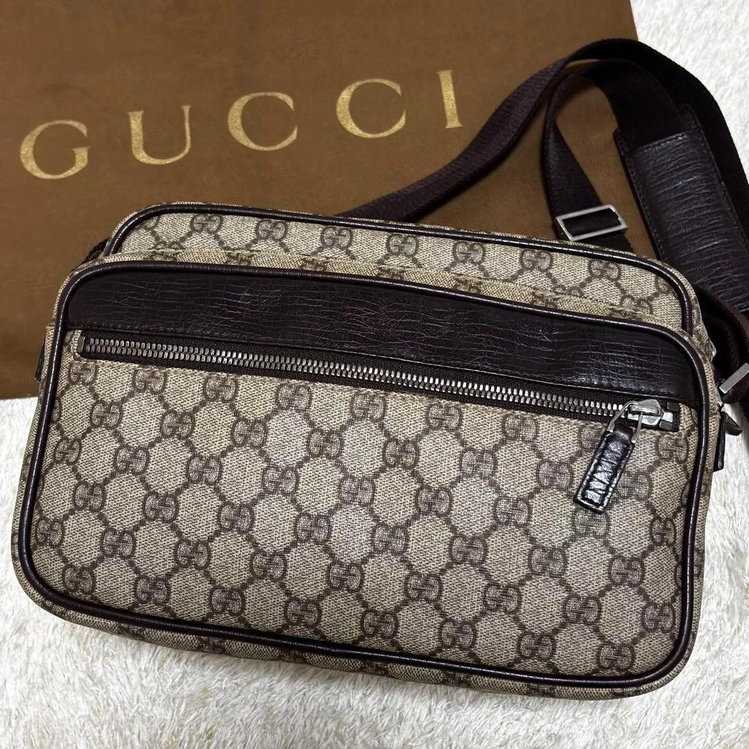 126 Gucci sac à bandoulière sac pour appareil photo en diagonale à suspendre GG Supreme