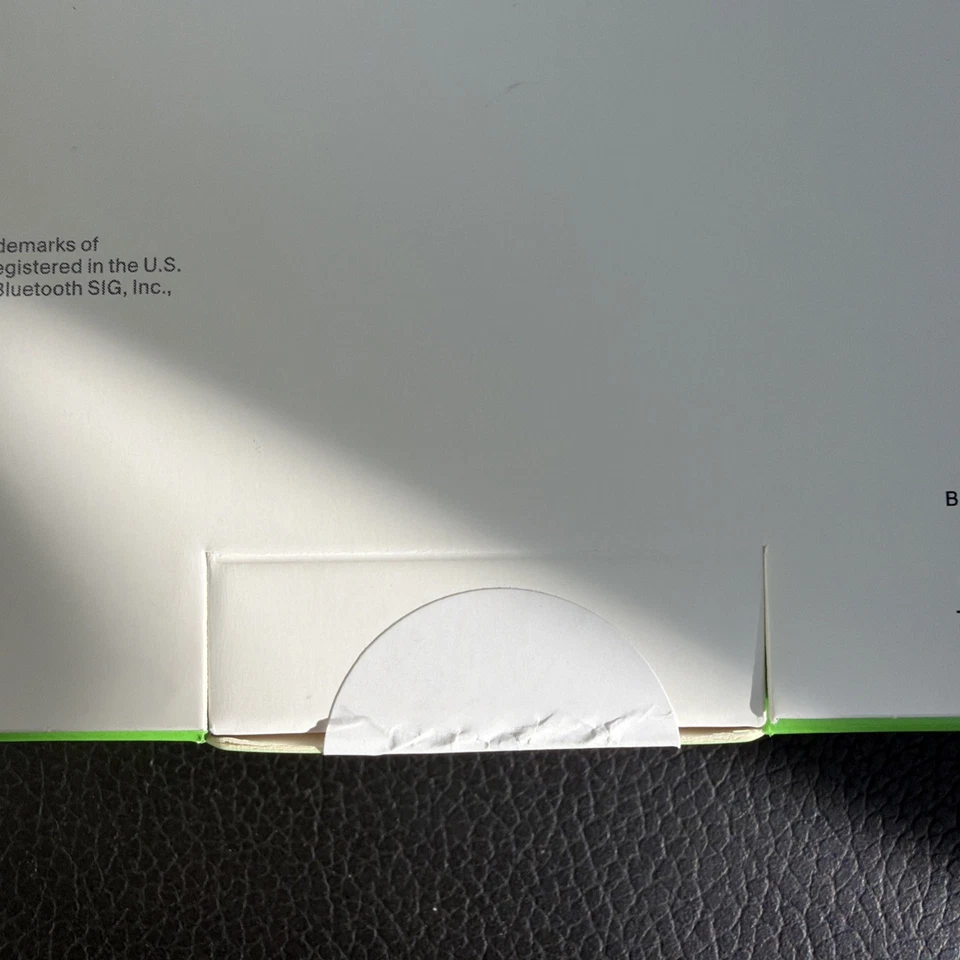 BNIB - Belkin Connect Keyboard Case + Cradle for iPad 10.9’ (10th gen) - Sealed - Image 3 of 4