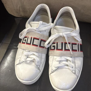 Gucci Ace Stripe Low Trainer Baskets Chaussures Blanc Homme 523469 8 R : Lire Pls