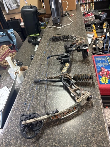 USED G5 Quest Compound Bow RH Right Handed (QUI003356)