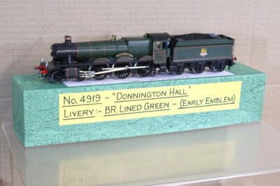 Hornby Crownline Set Gebaut Br 4-6-0 Flur Klasse Lokomotive 4919 Donnington Flur