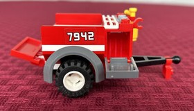 Lego City Fire Off-Road Fire Rescue (7942) with minifigure ~ 99% Complete