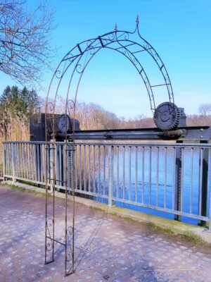 Wandrosenbogen Metall / Wand
