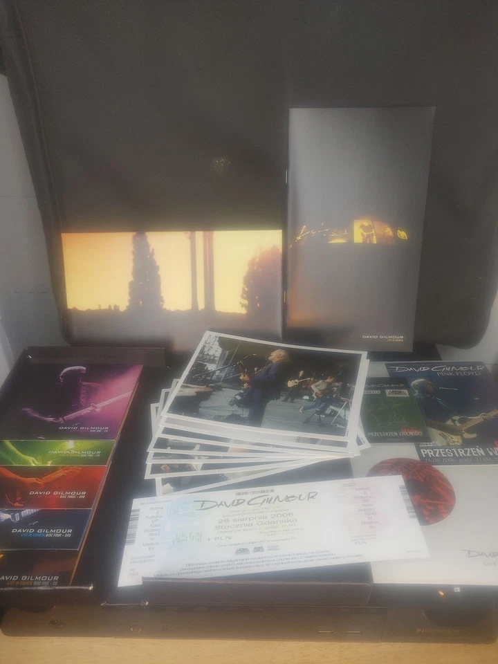 David Gilmour Live In Gdansk Exclusive & Rare 5-Disc 3 CDs /2 DVDs, Best Buy - Image 4 of 4