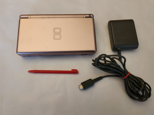 Metallic Pink Nintendo DS Lite Console W/Charger Stylus Great Shape Tested Works