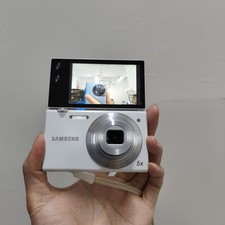 Samsung MV800 Digital Camera Touch Screen Tiltable Screen Image Stabilization