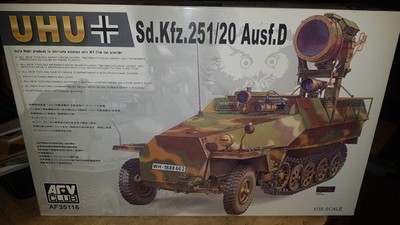 AFV CLUB 1:35 UHU Sd.Kfz.251/20 Ausf.D