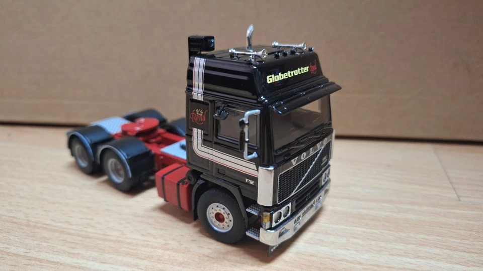 Volvo F12 3achs Zugmaschine "Royal Edition - NO" 1:50 WSI - Bild 3 von 4