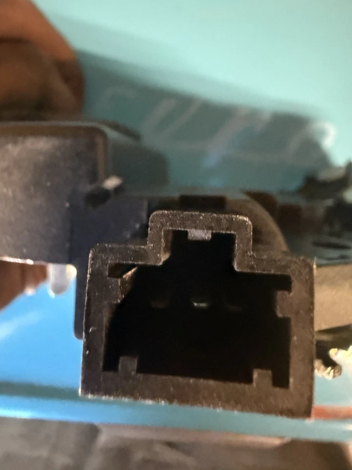 Actuador de bloqueo eléctrico de pestillo de maletero OEM Honda Accord 2008-2012 OEM Foto 3 de 4