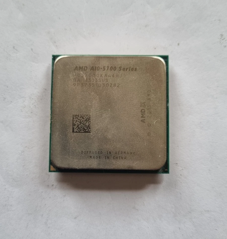 AMD A10-Series A10-5700 4x 3,4 GHz Sockel FM2 CPU AD5700 KA44HJ Radeon HD7660D - Bild 1 von 2