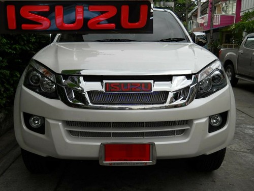 RED LOGO BADGES FRONT GRILL GRILLE EMBLEM FOR ISUZU D-MAX DMAX MU-X 2012-2019 13 - Afbeelding 1 van 5