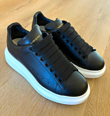 Alexander McQueen Oversized Damen Sneaker Low Top Schwarz/Weiß 36,5