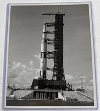 NASA Apollo 16 Space Vehicle Saturn V On Launch Pad Press Photo 71-H-1898
