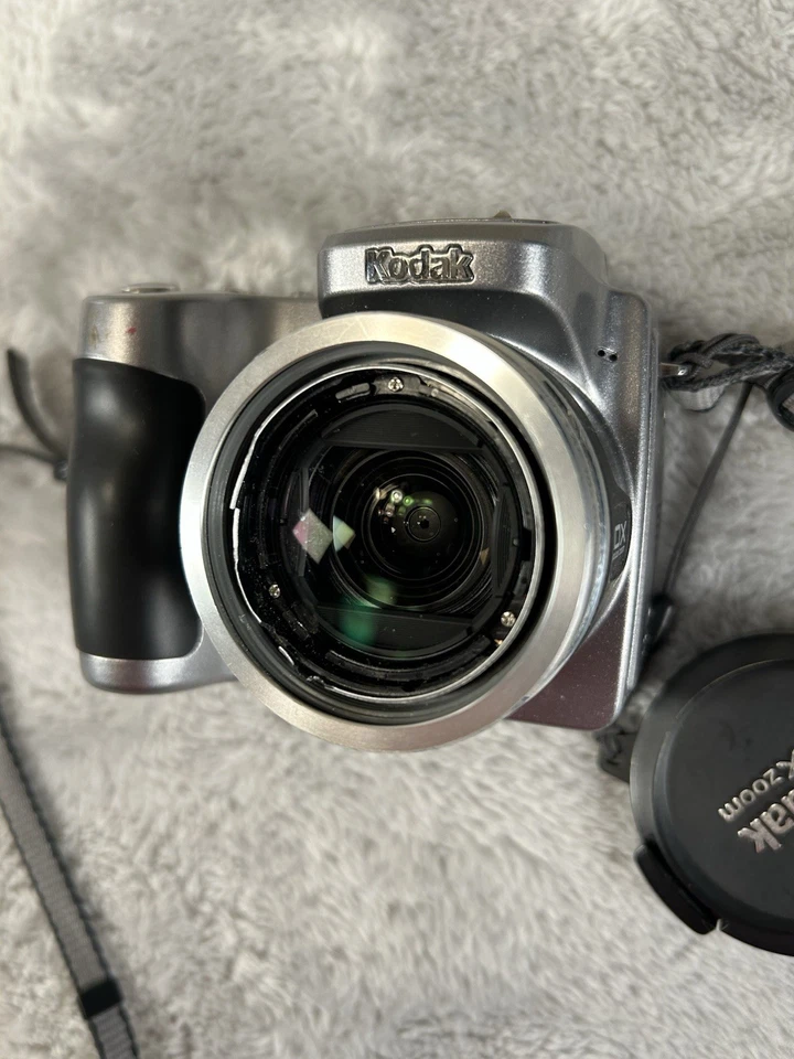 Kodak EasyShare Z740 Digital Camera 5.0 Mp 10x Zoom For Parts - Image 3 of 4