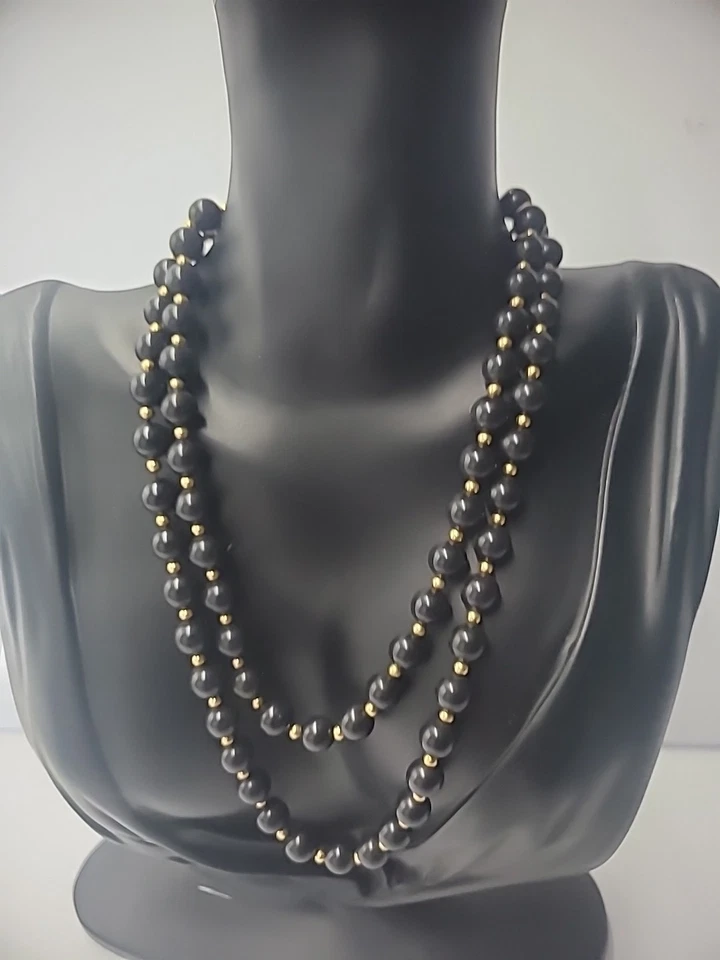 Fantasia de joia vintage Monet colar com miçangas tom de ouro preto - Imagem 2 de 4