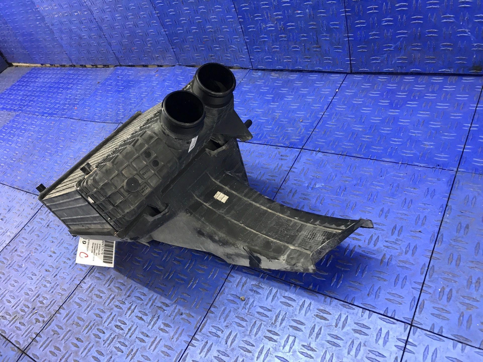 2014-2021 MASERATI GHIBLI QUATTROPORTE RIGHT ENGINE INTERCOOLER DUCT 16474840