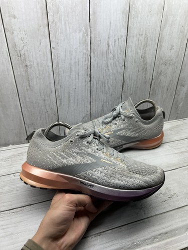 brooks levitate 3 white