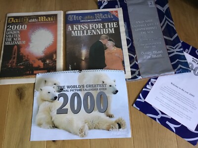 LIMITIERTE AUFLAGE DAILY MAIL MILLENNIUM GEDENKZEITUNGEN & UNBENUTZTER KALENDER