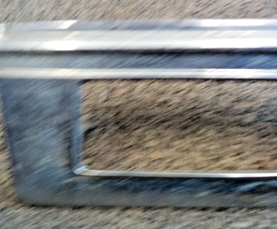 1969-70 Buick LeSabre Wildcat Electra moldura de lâmpada de canto direito LOC-124DG - Imagem 2 de 4