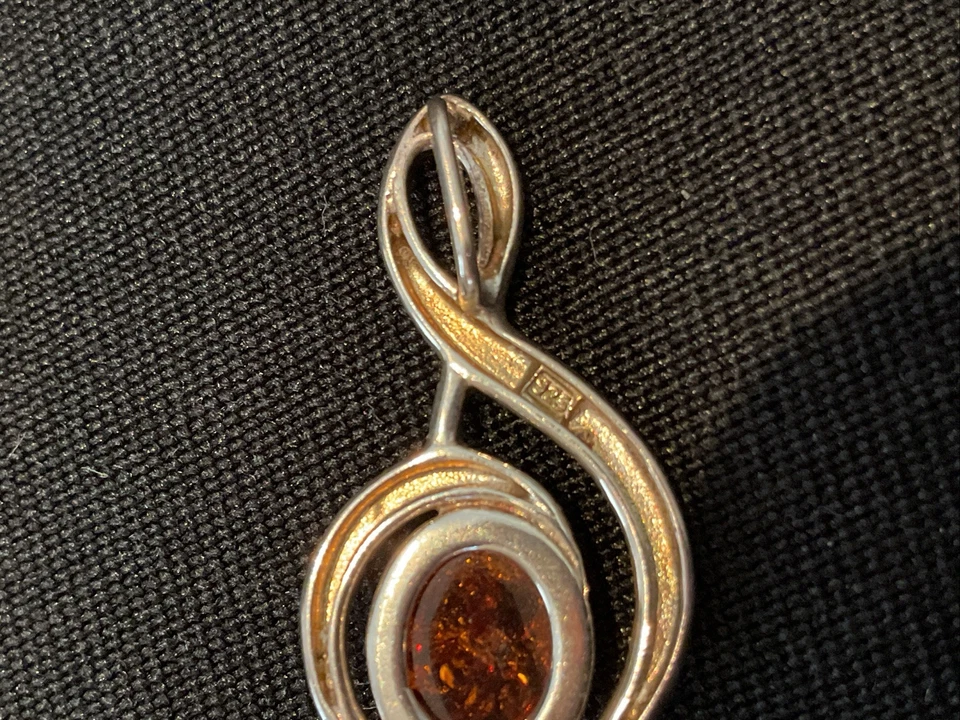 Conjunto de brinco e pingente nota musical, prata e âmbar - Imagem 3 de 4