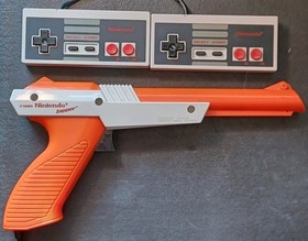 TESTED AND REPAIRED NES w/ Donkey Kong, 2 Controllers, Zapper, and All Cables
