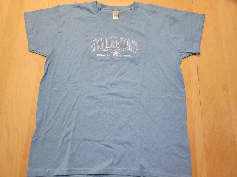 Camiseta Mujer PARQUE NACIONAL YELLOWSTONE Manga Corta Talla Grande Logo Bordado Foto 2 de 4