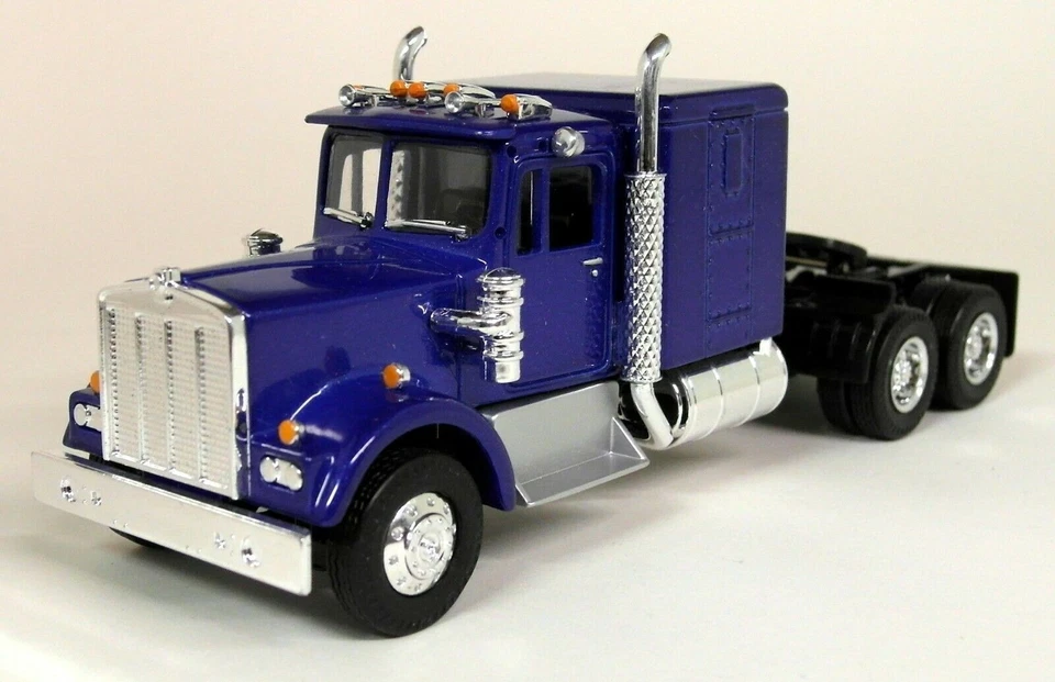 Corgi 1/50 US55702 Kenworth W925 + Low Loader & Boiler Load Model Truck - Image 4 of 4