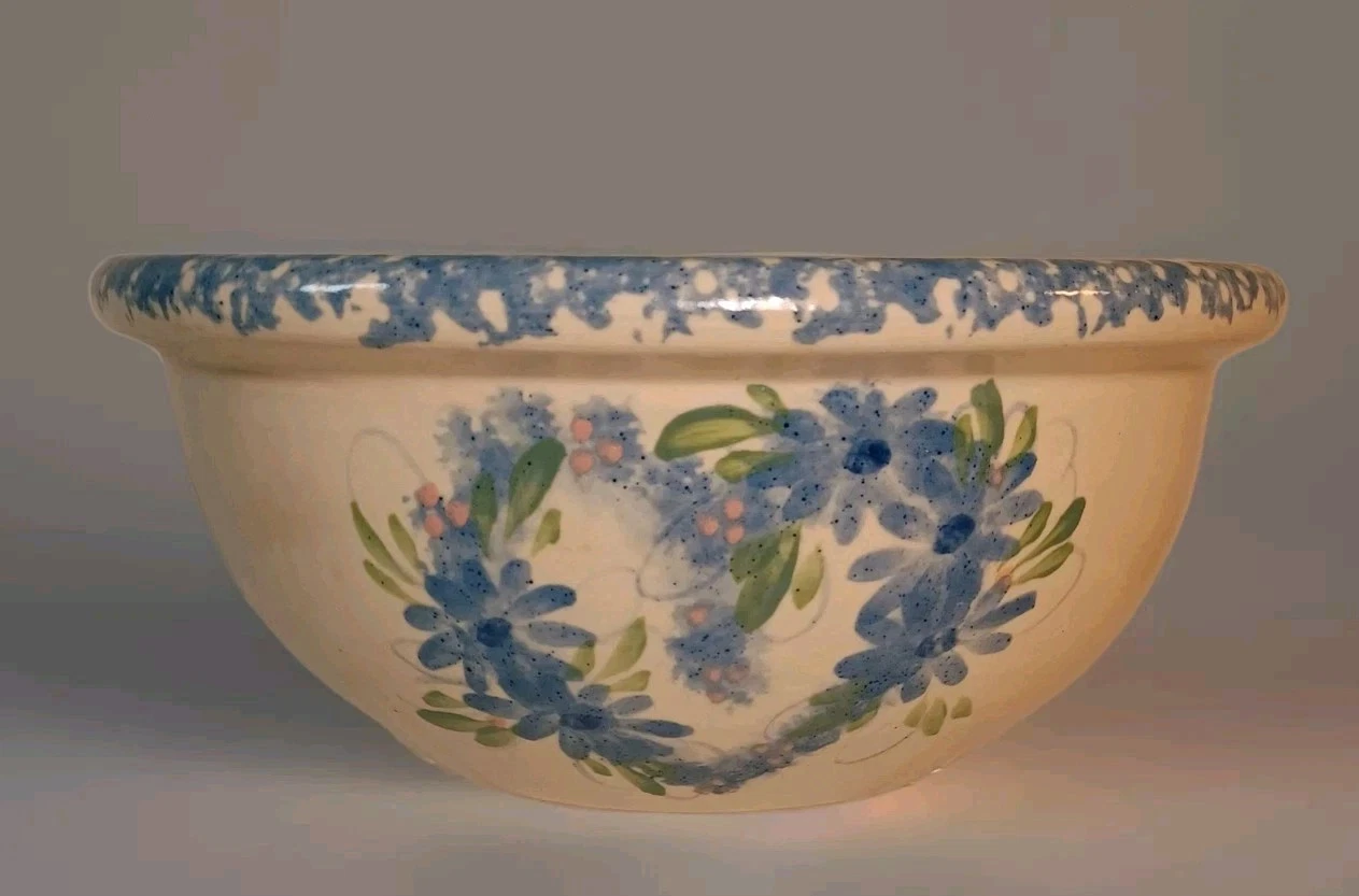 East Texas Pottery Hand painted Spongeware Mixing Bowl Blue Floral Heart Wreath